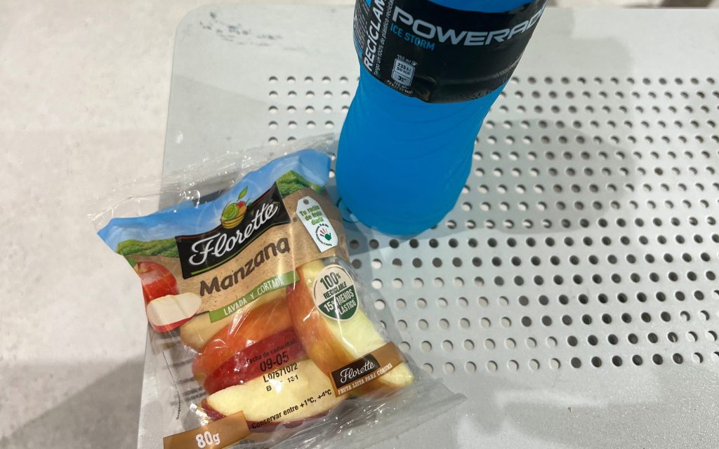 Drunk, Solo Girl’s Guide to&nbsp;Hostels